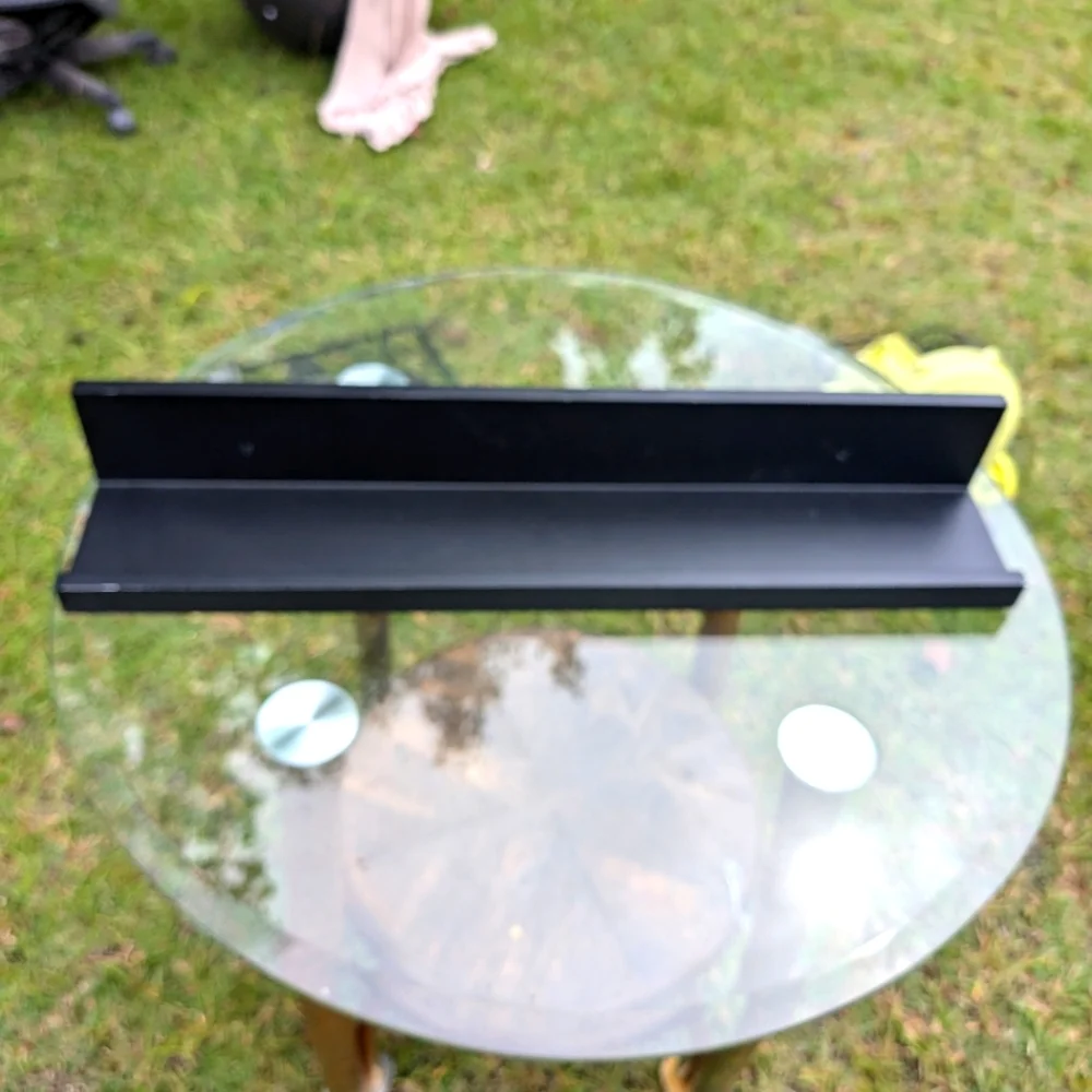 Wall ledge